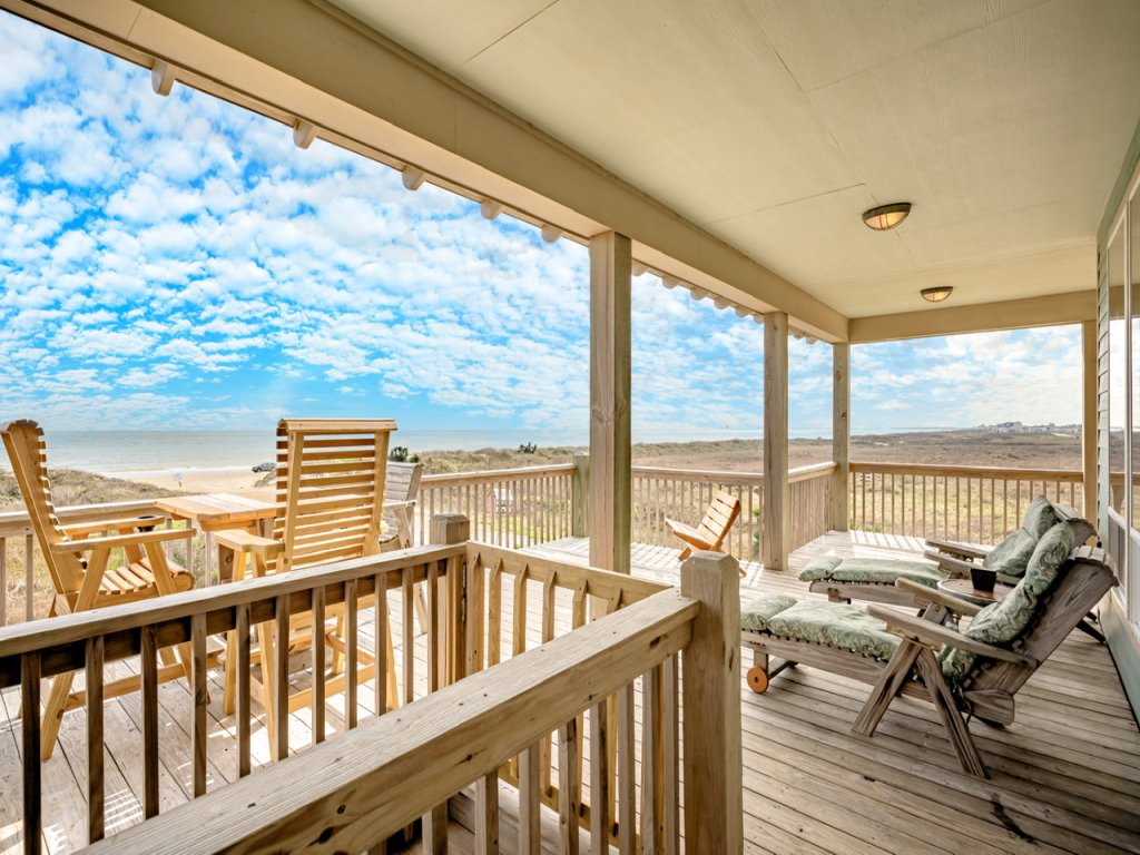 #JustAWavin' Vacation Rental in Texas - RedAwning