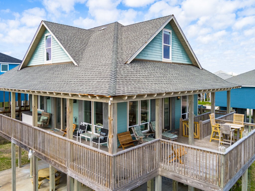 #JustAWavin' Vacation Rental in Texas - RedAwning