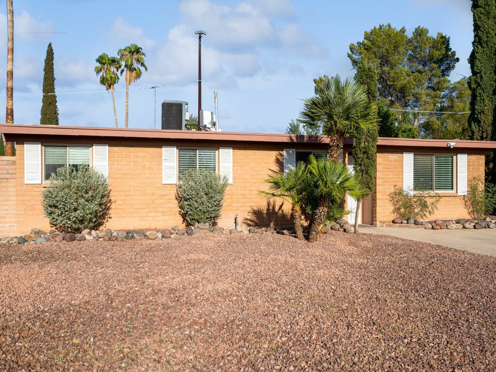 Family-Friendly Desert Oasis Vacation Rental in Tucson - RedAwning