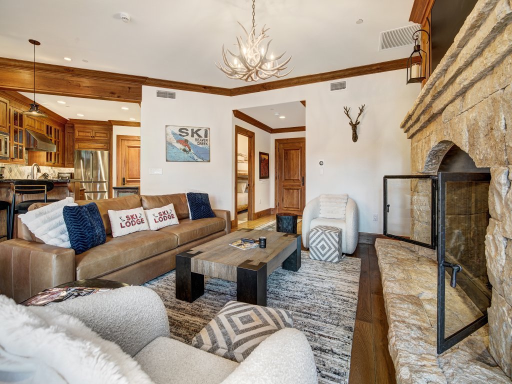 Ski-in Ski-out 1 Bdr+Den in exclusive Horizon Pass Vacation Rental in Avon - RedAwning