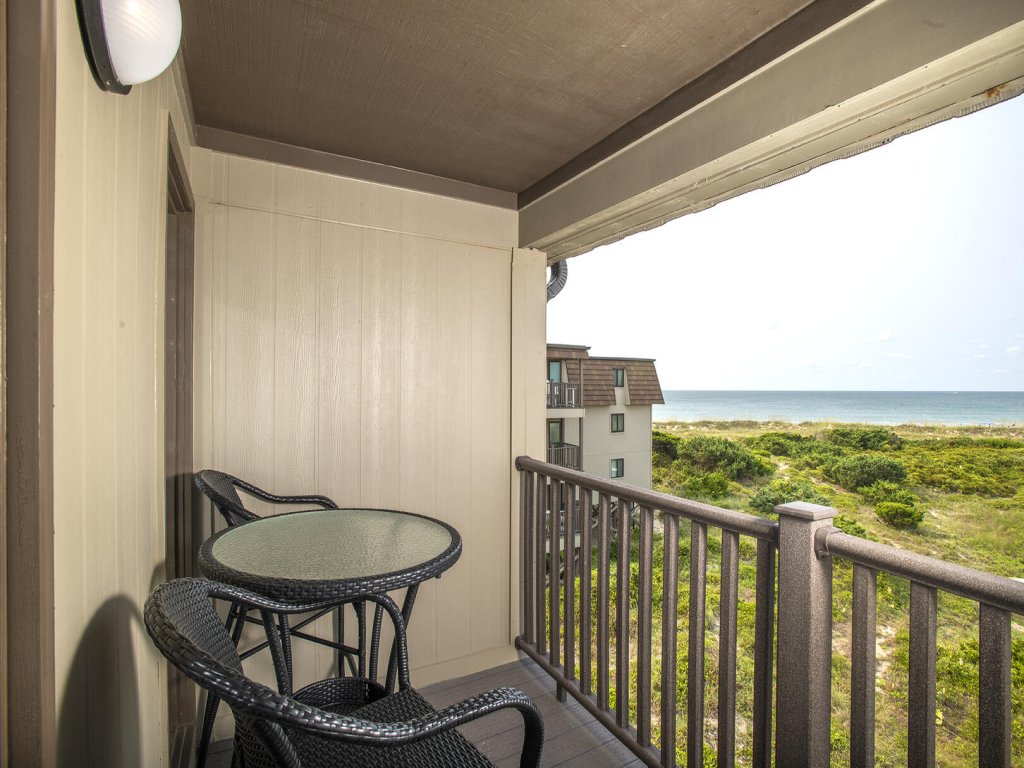 Southwinds G16 Vacation Rental in North Carolina - RedAwning