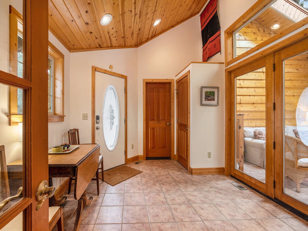 Kittery West - Monthly Long-Term 30+ Day Only Vacation Rental in Estes Park - RedAwning