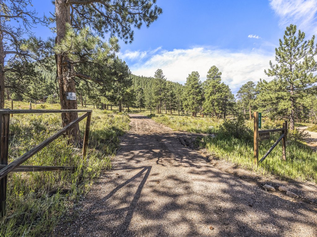 Kittery West - Monthly Long-Term 30+ Day Only Vacation Rental in Estes Park - RedAwning
