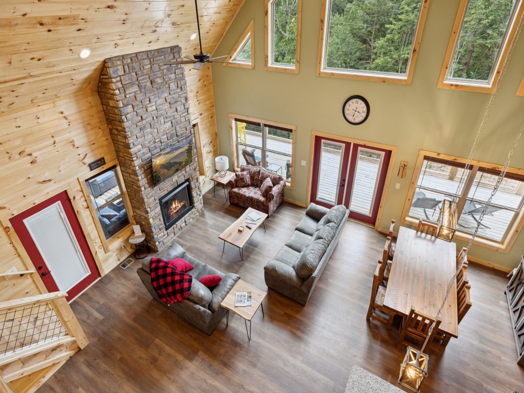 Hidden Cove Chalet Vacation Rental in Sevierville - RedAwning