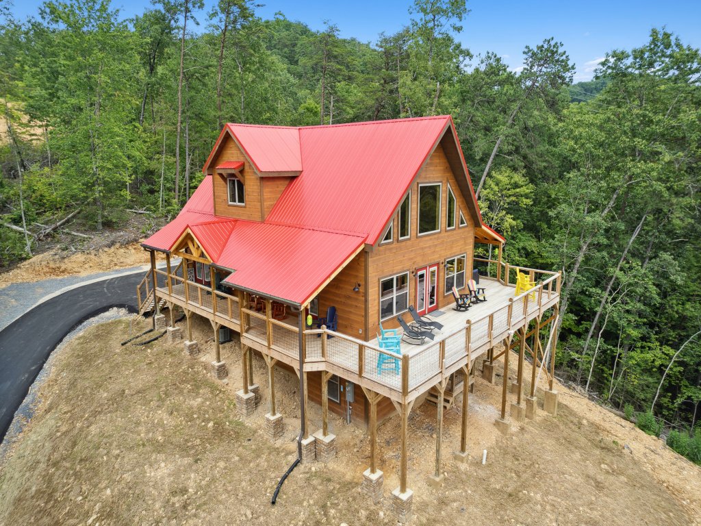 Hidden Cove Chalet Vacation Rental in Sevierville - RedAwning