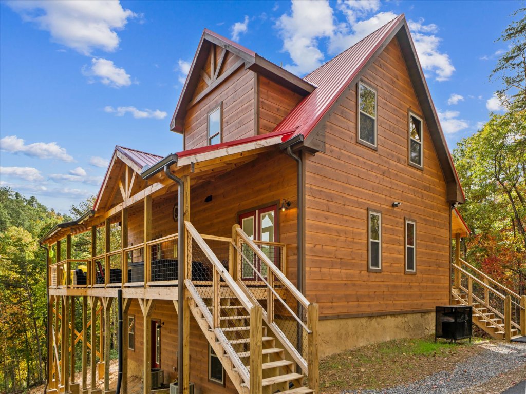 Hidden Cove Chalet Vacation Rental in Sevierville - RedAwning