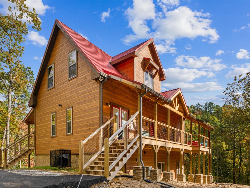 Hidden Cove Chalet Vacation Rental in Sevierville - RedAwning