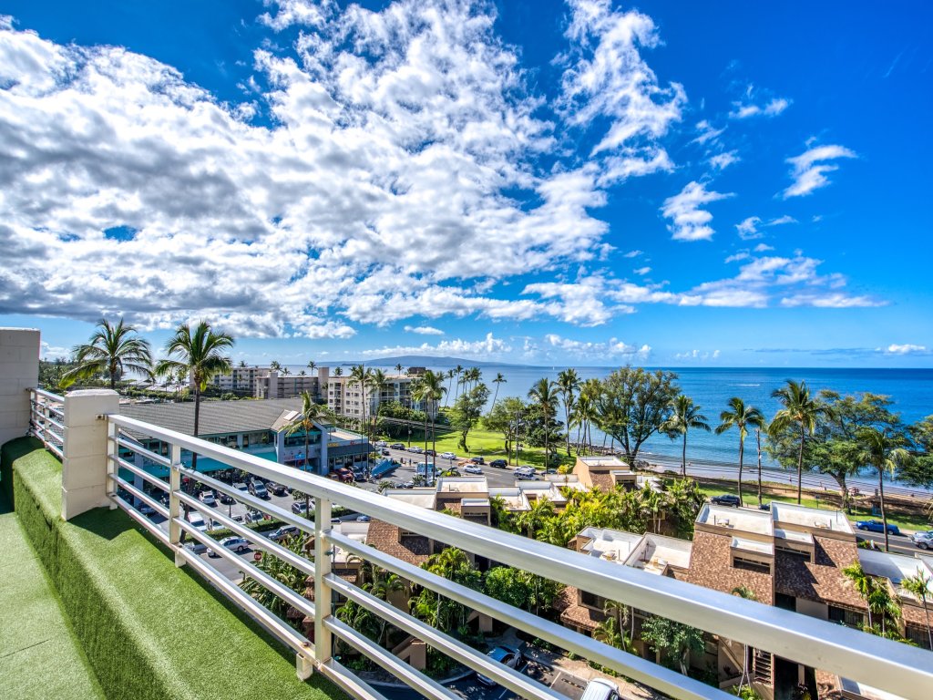 Kamaole Beach Royale 307 Vacation Rental in Kihei - RedAwning