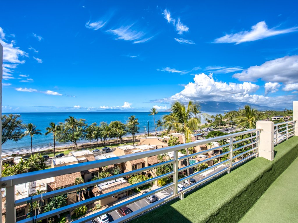 Kamaole Beach Royale 307 Vacation Rental in Kihei - RedAwning