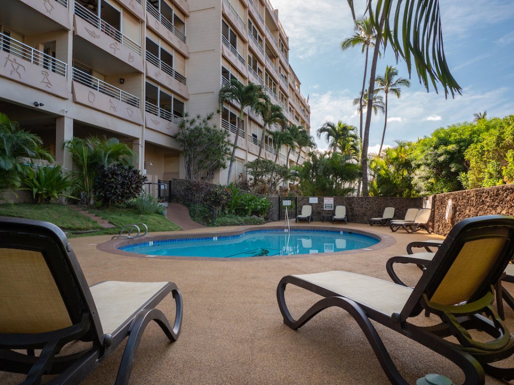 Kamaole Beach Royale 307 Vacation Rental in Kihei - RedAwning