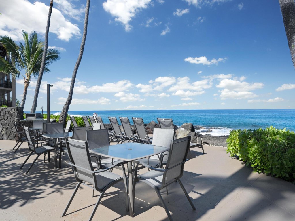 Big Island Kona Makai 4-205 Vacation Rental in Kailua Kona - RedAwning