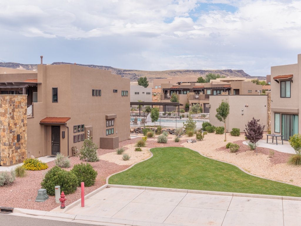 Desert Dreaming Vacation Rental in St. George - RedAwning