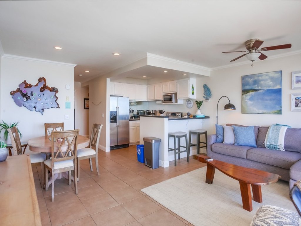 Ocean 11    Vacation Rental in Solana Beach - RedAwning