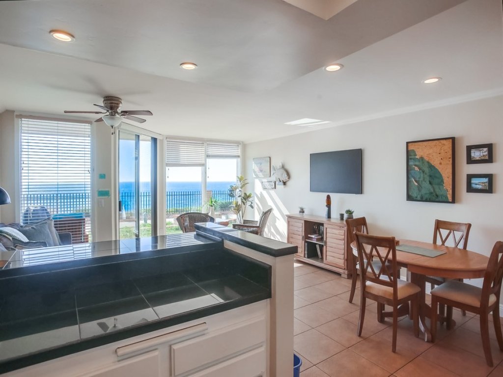 Ocean 11    Vacation Rental in Solana Beach - RedAwning