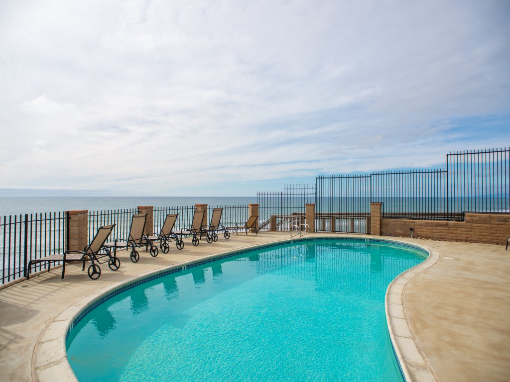 Ocean 11    Vacation Rental in Solana Beach - RedAwning
