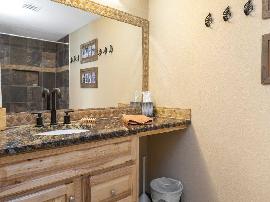 901 Crazy Horse Circle Vacation Rental in Edwards - RedAwning