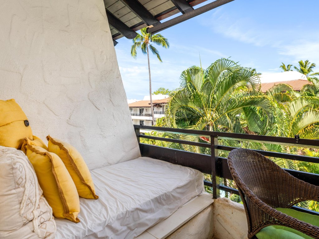 Big Island Casa De Emdeko A308 Vacation Rental in Kailua Kona - RedAwning