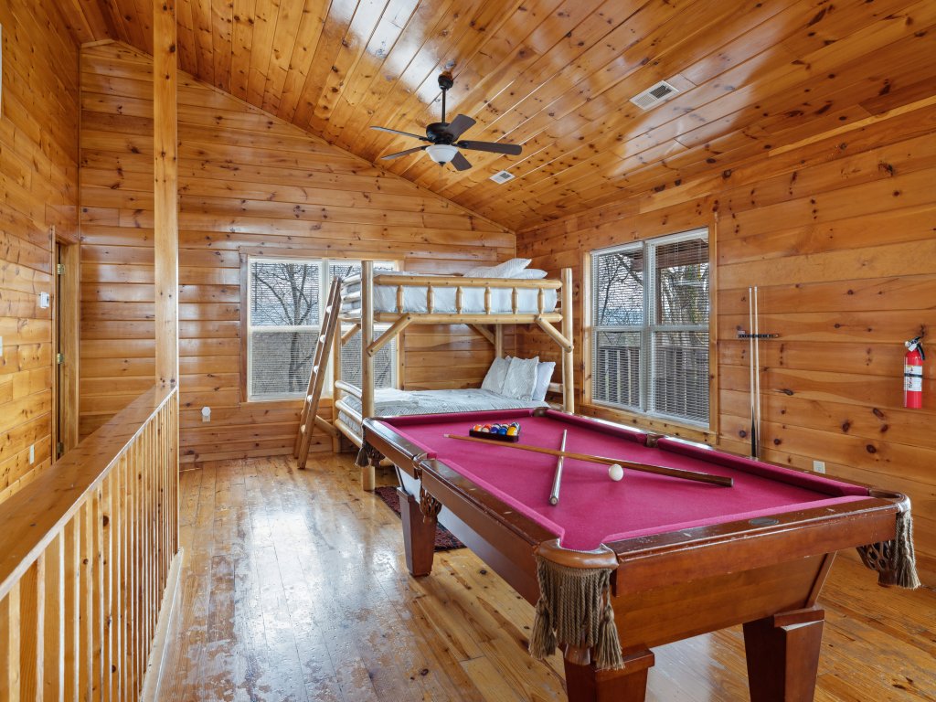 Smoky Mountain Lodge Vacation Rental in Sevierville - RedAwning