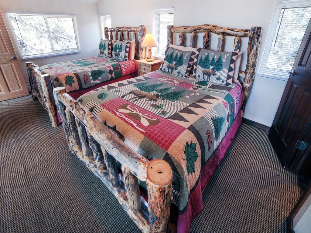 Lazy R Cottages: 16A Vacation Rental in Estes Park - RedAwning