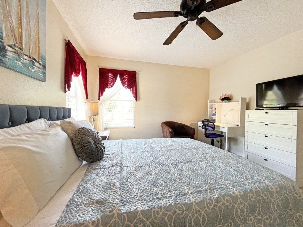 Golden Sunset Vacation Rental in Kissimmee - RedAwning