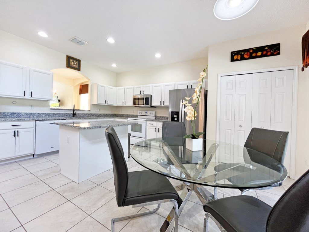 Golden Sunset Vacation Rental in Kissimmee - RedAwning