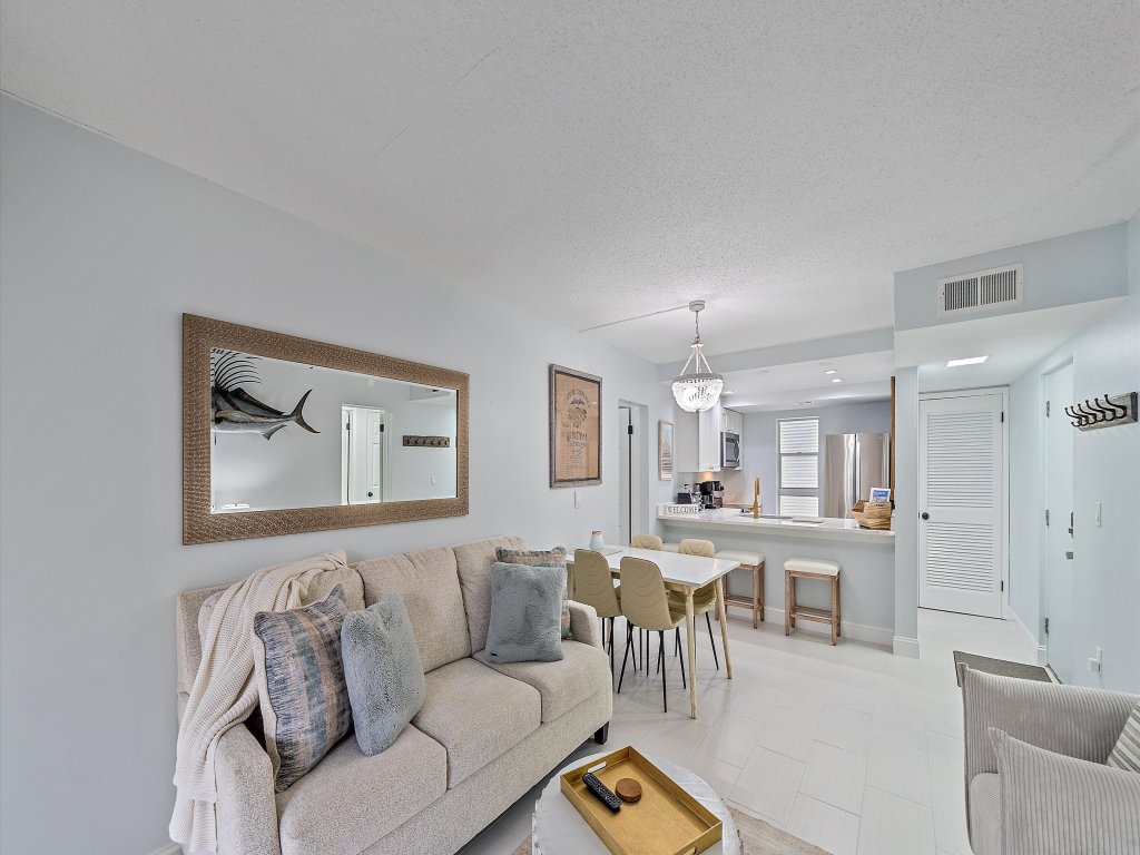Pura Vida at Beach Castle #15 Vacation Rental in Longboat Key - RedAwning
