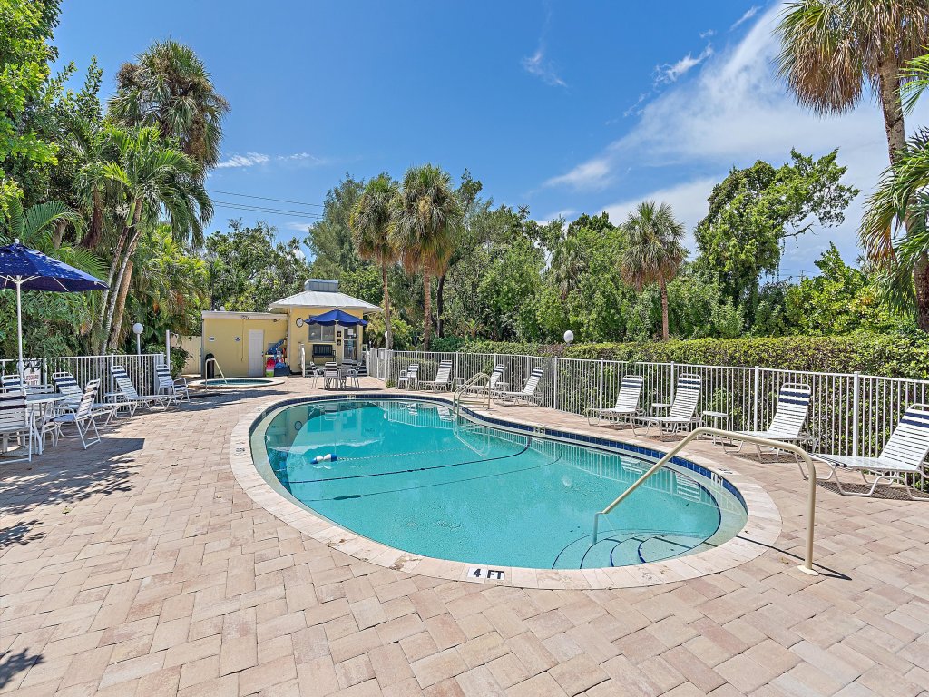 Pura Vida at Beach Castle #15 Vacation Rental in Longboat Key - RedAwning