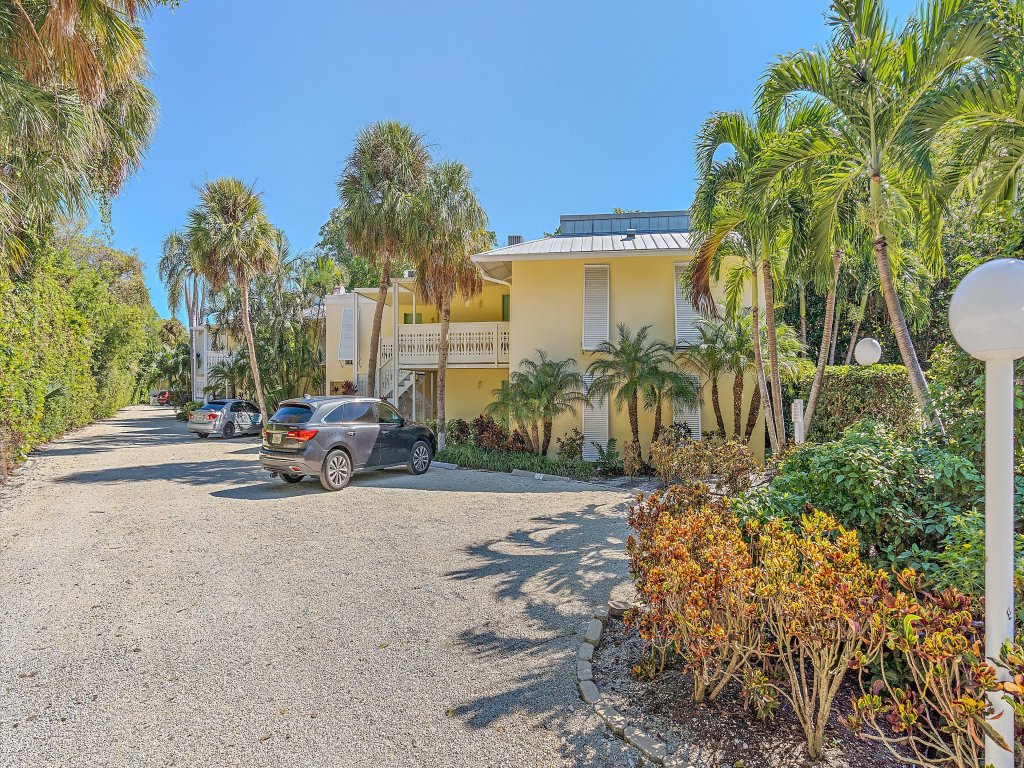 Pura Vida at Beach Castle #15 Vacation Rental in Longboat Key - RedAwning