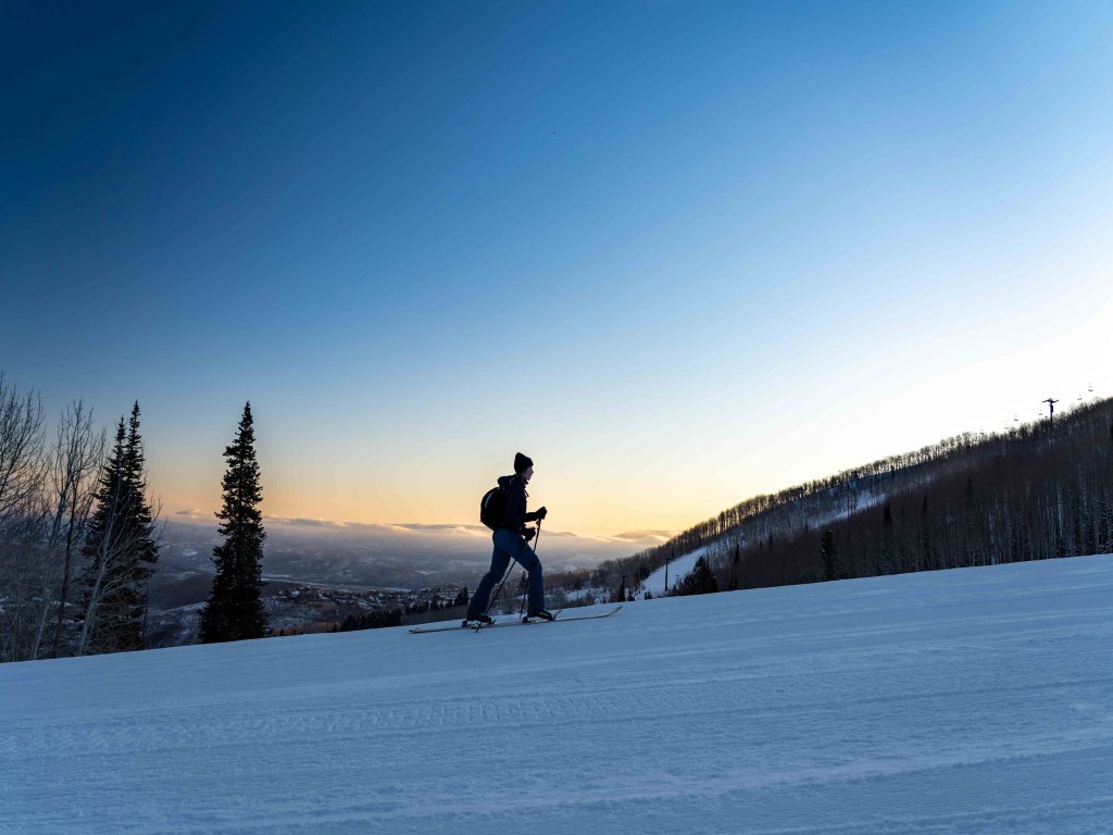 Silverado Lodge - 1 BR Suite, King Bed & Pool View Save 20% on 7+ Nights! Vacation Rental in Park City - RedAwning