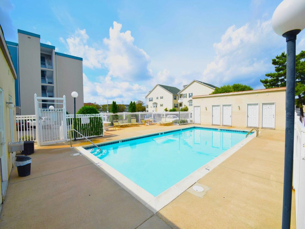 Amber Waves 300 Vacation Rental in Ocean City - RedAwning