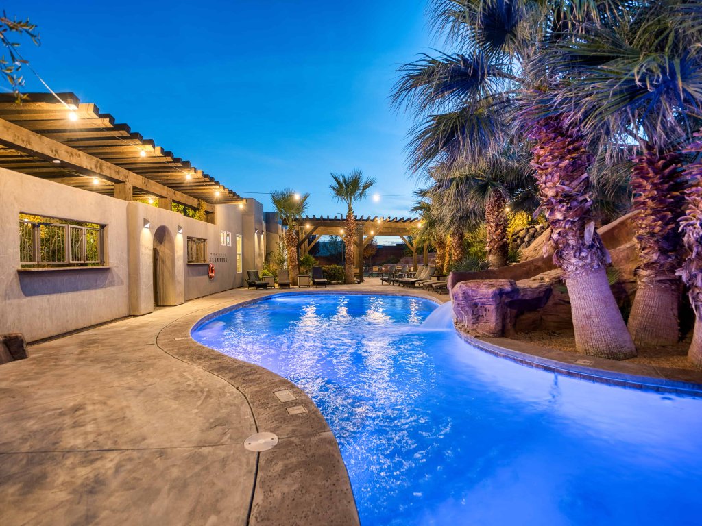 Mollie's Landing Vacation Rental in Hurricane - RedAwning