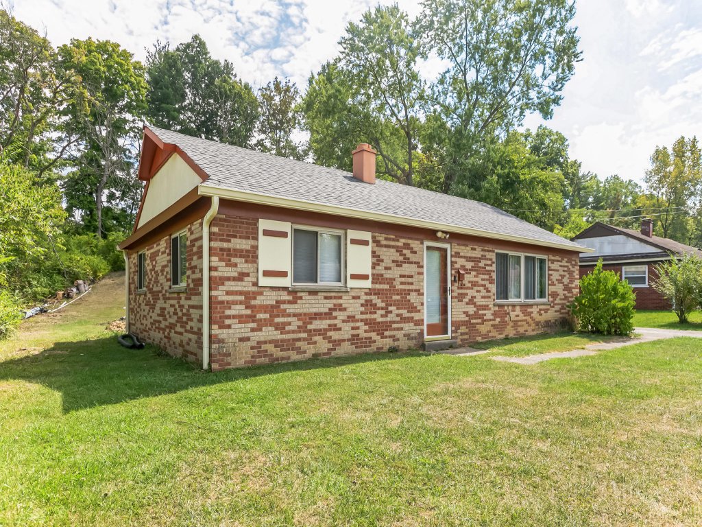 Cozy Retreat in Cincinnati Vacation Rental in Ohio - RedAwning