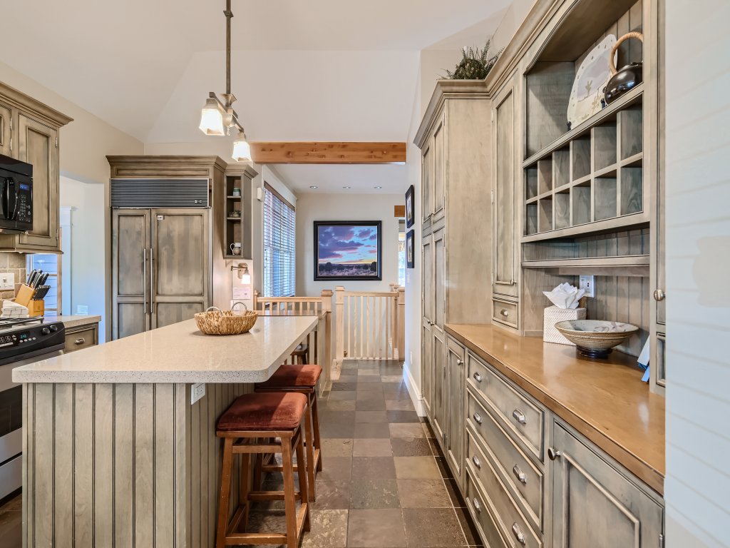The Fox Den on French St Vacation Rental in Breckenridge - RedAwning