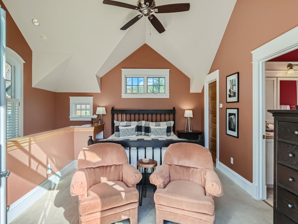 The Fox Den on French St Vacation Rental in Breckenridge - RedAwning