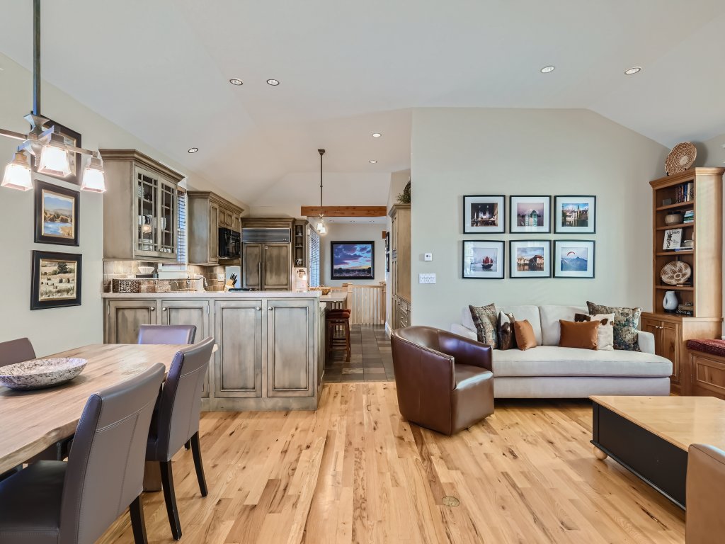 The Fox Den on French St Vacation Rental in Breckenridge - RedAwning