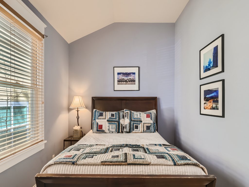 The Fox Den on French St Vacation Rental in Breckenridge - RedAwning