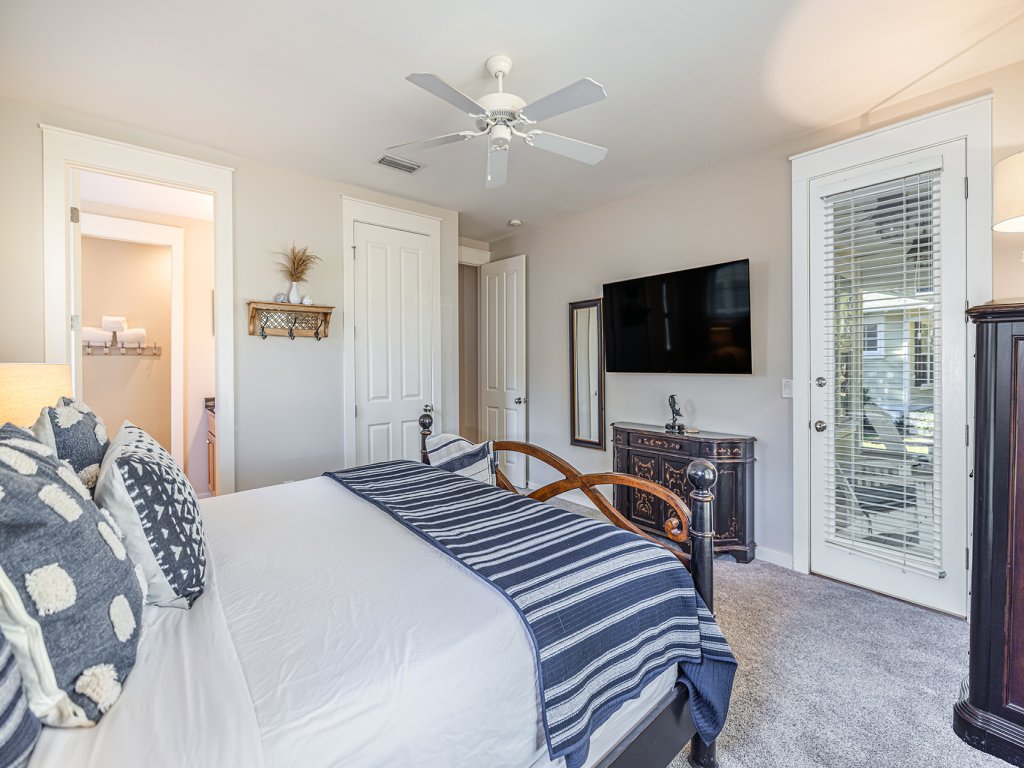 1364 Laurel Grove Vacation Rental in Miramar Beach - RedAwning