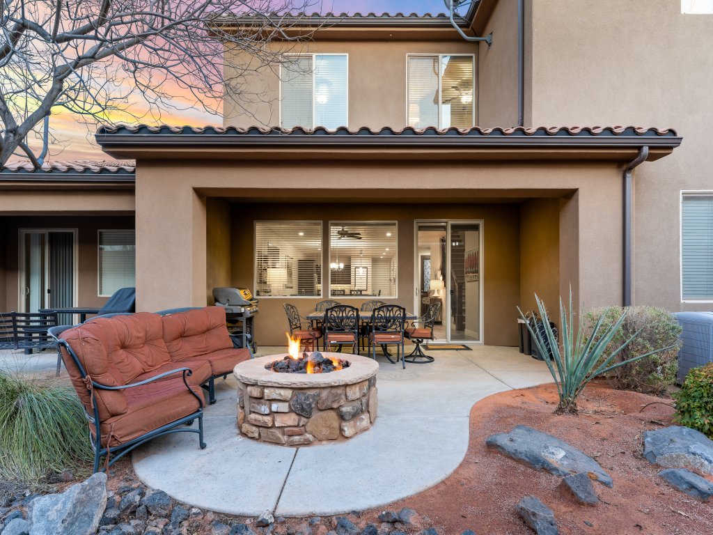 Redrock View #56 Vacation Rental in Utah - RedAwning