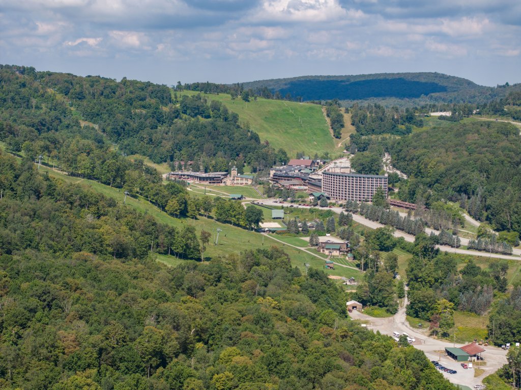 Seven Springs 2BR+Loft Premium Condo, sleeps 11! Vacation Rental in Pennsylvania - RedAwning