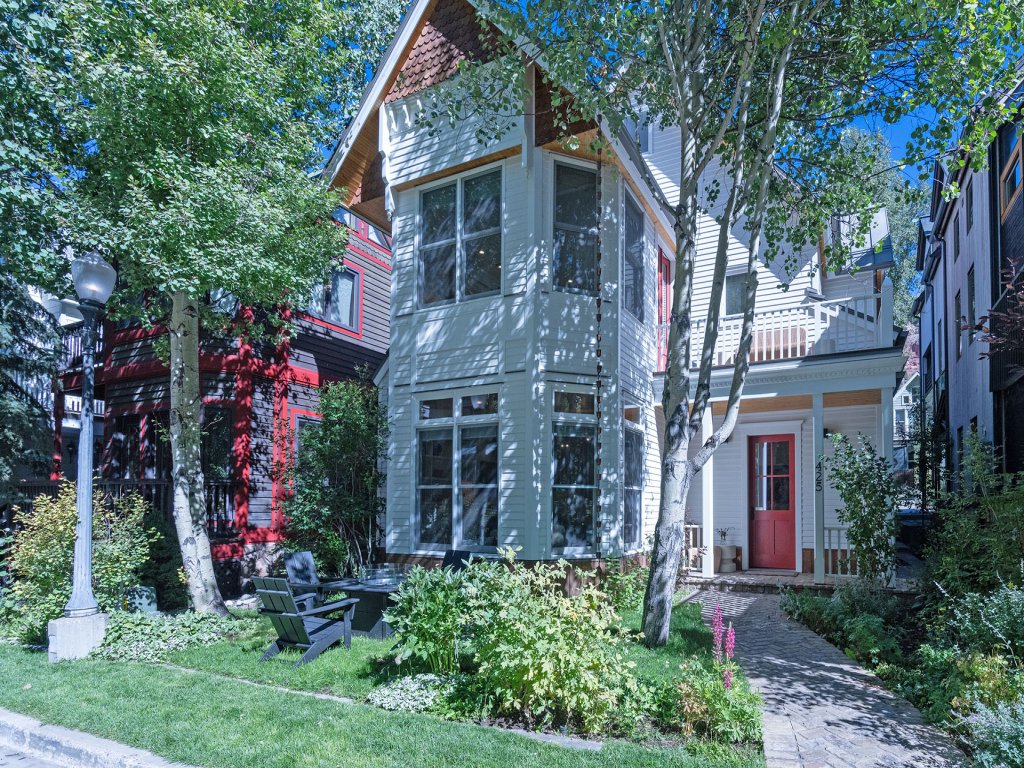 425 Depot Ave Vacation Rental in Telluride - RedAwning