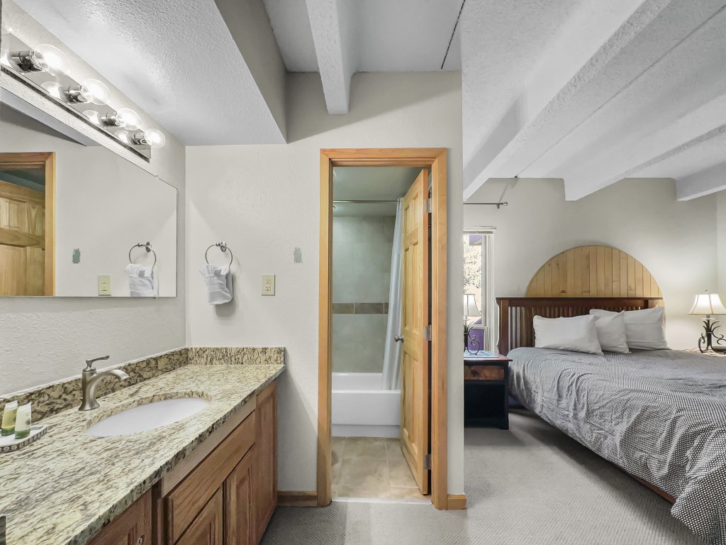 WH102 Wheeler House Vacation Rental in Copper Mountain - RedAwning
