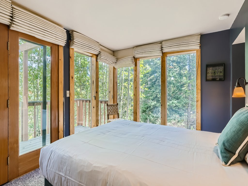High Altitude Haven Vacation Rental in Alma - RedAwning