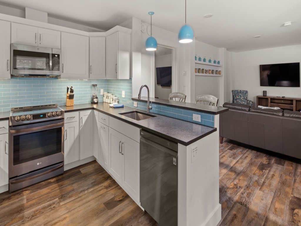 Unit 2: La Pasta At Mad House Vacation Rental in Warren - RedAwning