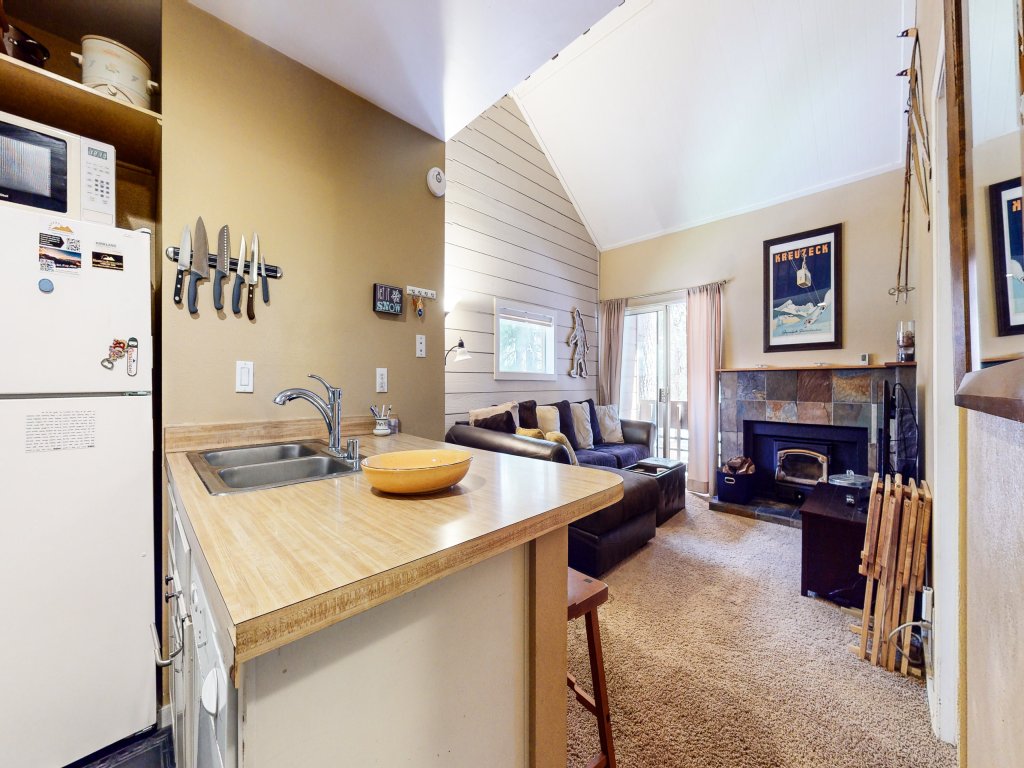 La Residence V #T05 Vacation Rental in Mammoth Lakes - RedAwning