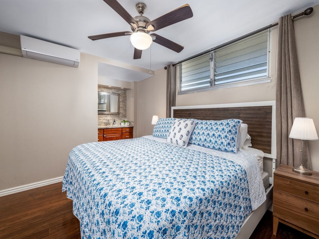 Kona Alii 410 Vacation Rental in Kailua Kona - RedAwning