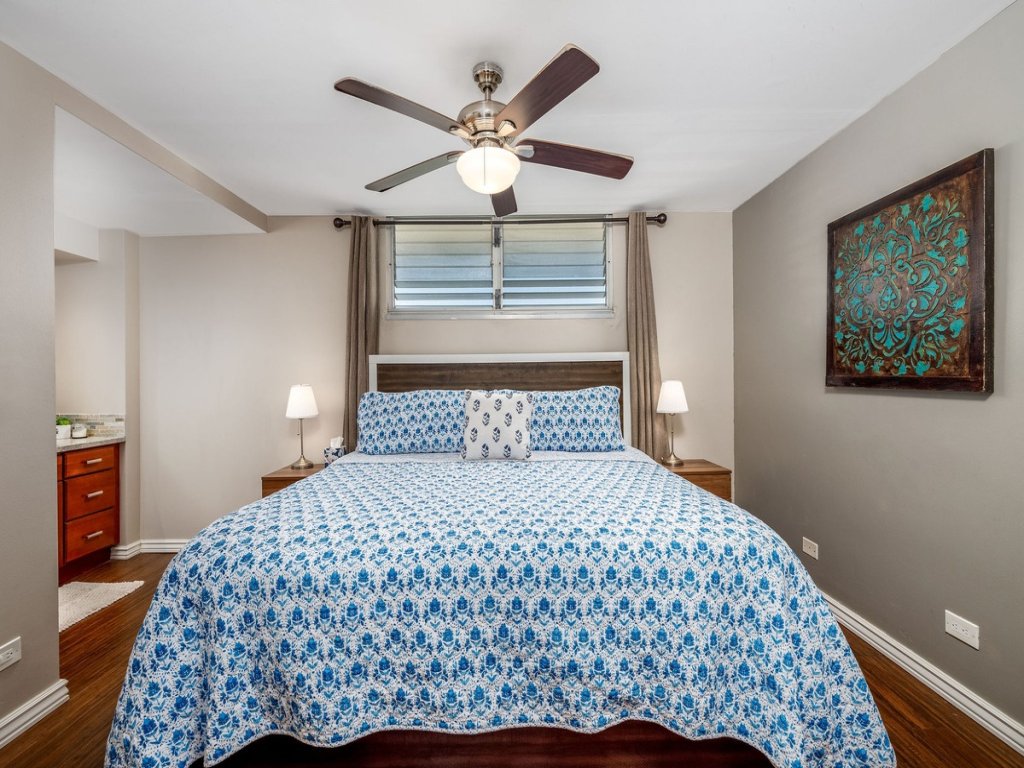 Kona Alii 410 Vacation Rental in Kailua Kona - RedAwning