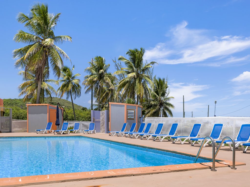 Yours for the asking- Cozy, Caribbean, condo Vacation Rental - RedAwning