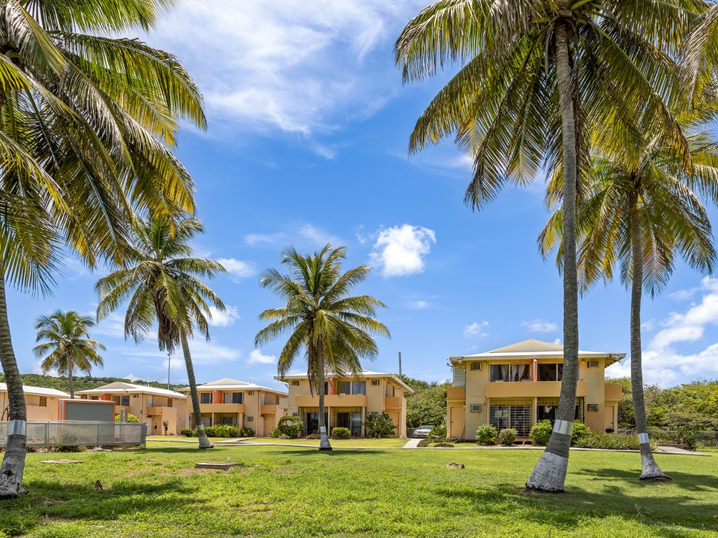 Caribbean View Style Vacation Rental - RedAwning
