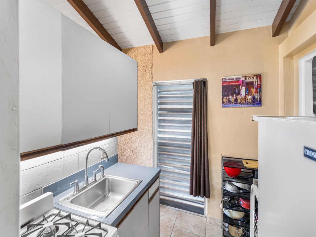 Caribbean View Style Vacation Rental - RedAwning
