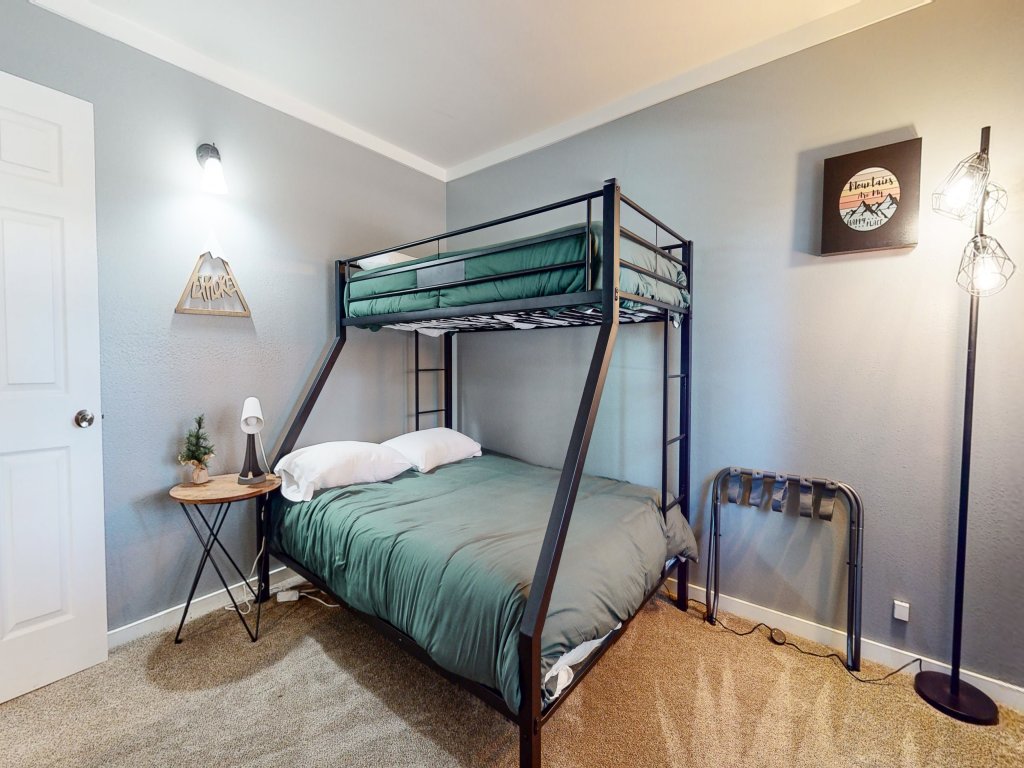 Lakeview Lodge #1 Vacation Rental in Mammoth Lakes - RedAwning
